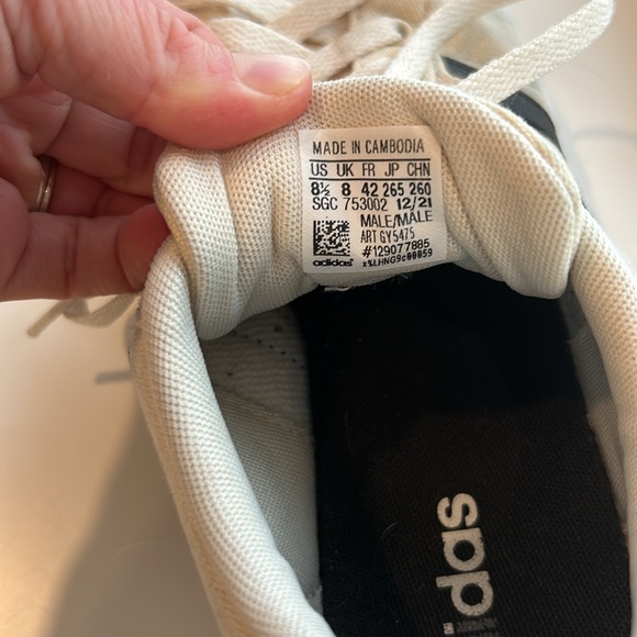 Ididas cream shoe - Picture 3 of 4